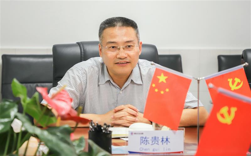 陈贵林在六〇五大队催促检查时强调，要把党建和党风廉政建设置于冶勘事业生长的主要位置