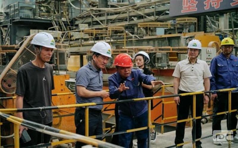 AG真人娱乐工会主席杜春茂到德昌大陆槽稀土矿调研指导事情