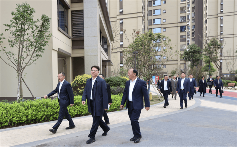 四川AG真人娱乐集团赴置业集团蜀鑫江语城项目调研指导